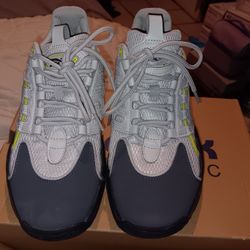 Brand New Boy's Reebok Iverson Approved