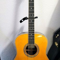 *** YAMAHA  LLTA   TRANSACOUSTIC GUITAR & CASE ***