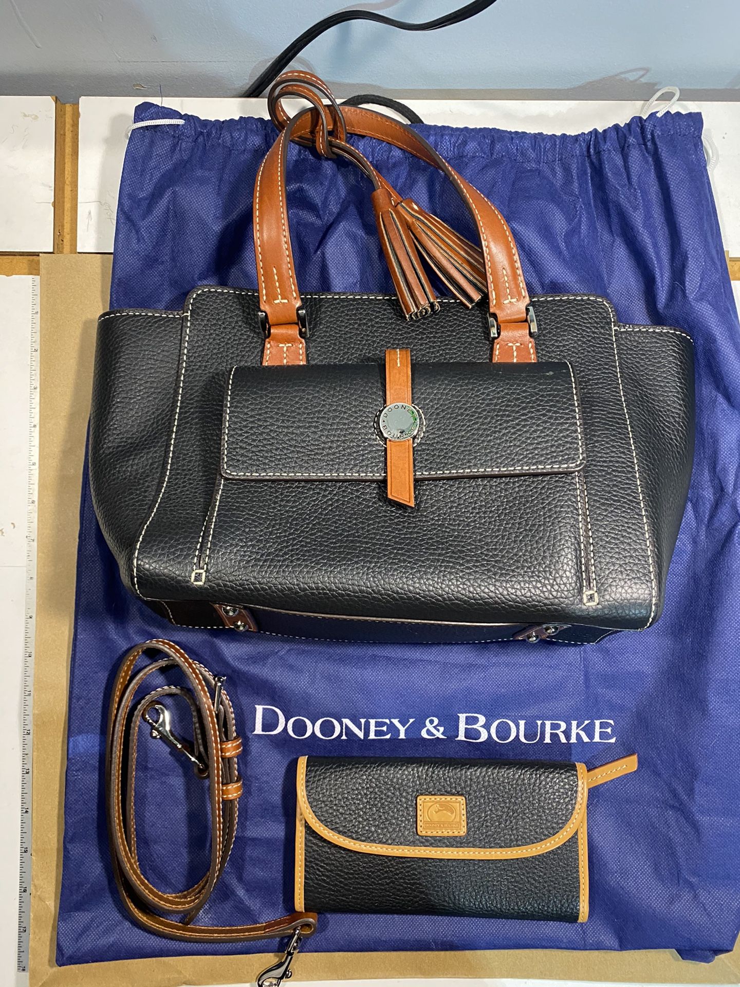 Dooney And Bourke Small Shopper Purse Mint W/ Original Tag, Bag And Matching Wallet