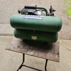 Hitachi Dual Tank Compressor 