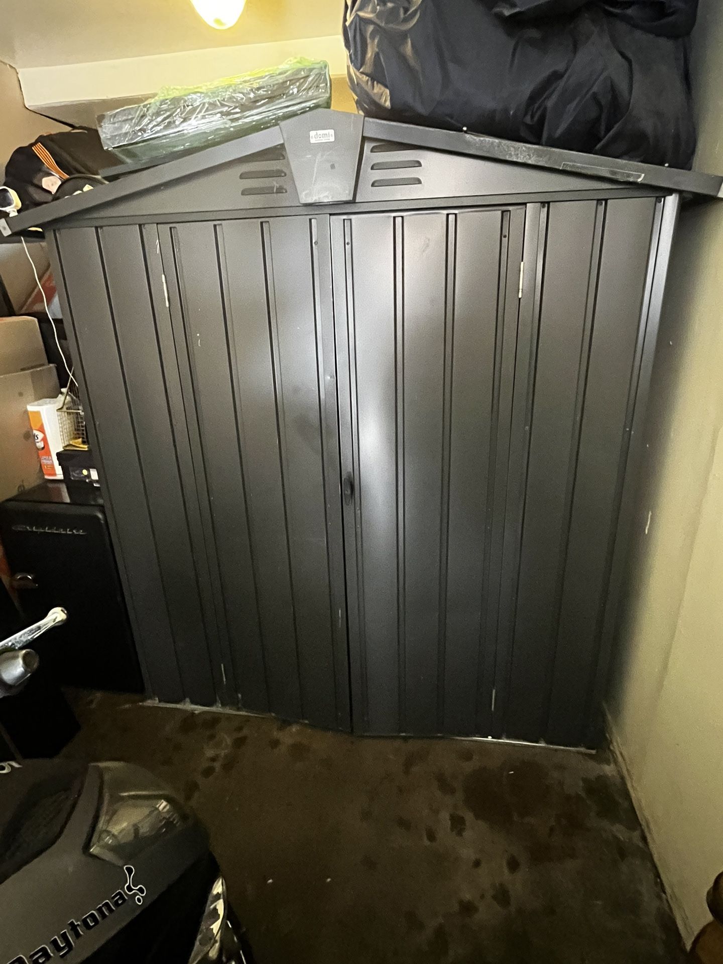 Domi Outdoor Storage Shed 5.7’ x 3