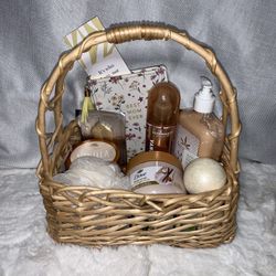 Mother’s Day Gift Baskets **PRICES VARY BY SIZE/ CONTENTS