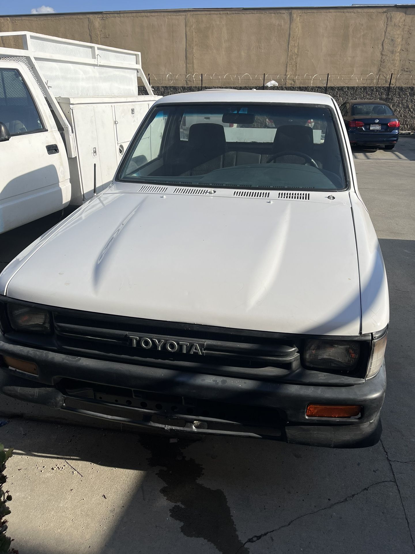 1990 Toyota 22r Pickup for Sale in Hawthorne, CA - OfferUp