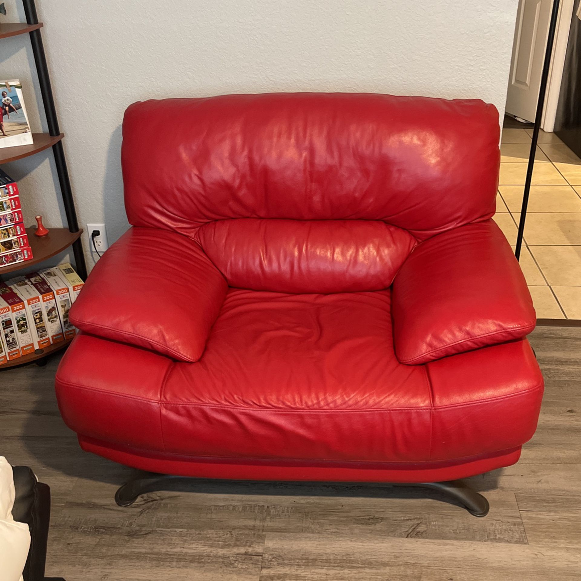 Oversized Leather Seat