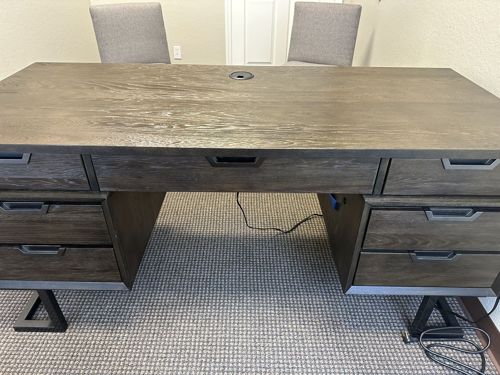 BEAUTIFUL HIGH END FURNITURE OFFICE / HOUSE   66" EXECUTIVE DESK   The Price Is For Each / We Have 4 Price Is Flexible To Negotiations 