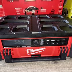 Milwaukee 18v  PACKOUT  Radio/Speaker with Built-In Charger.  (TOOL ONLY).