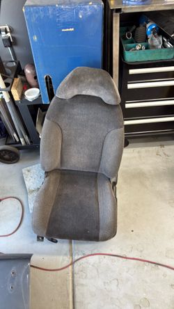 R32 gtst skyline driver seat
