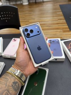 IPHONE 17 PRO MAX $50 DOWN TAKE IT HOME TODAY