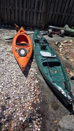 2 kayaks