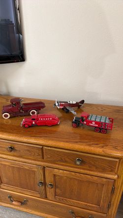 VINTAGE METAL TOYS