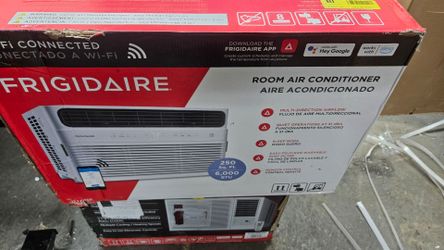 NEW Fridgidaire 6000 BTU WINDOW ACU UNIT