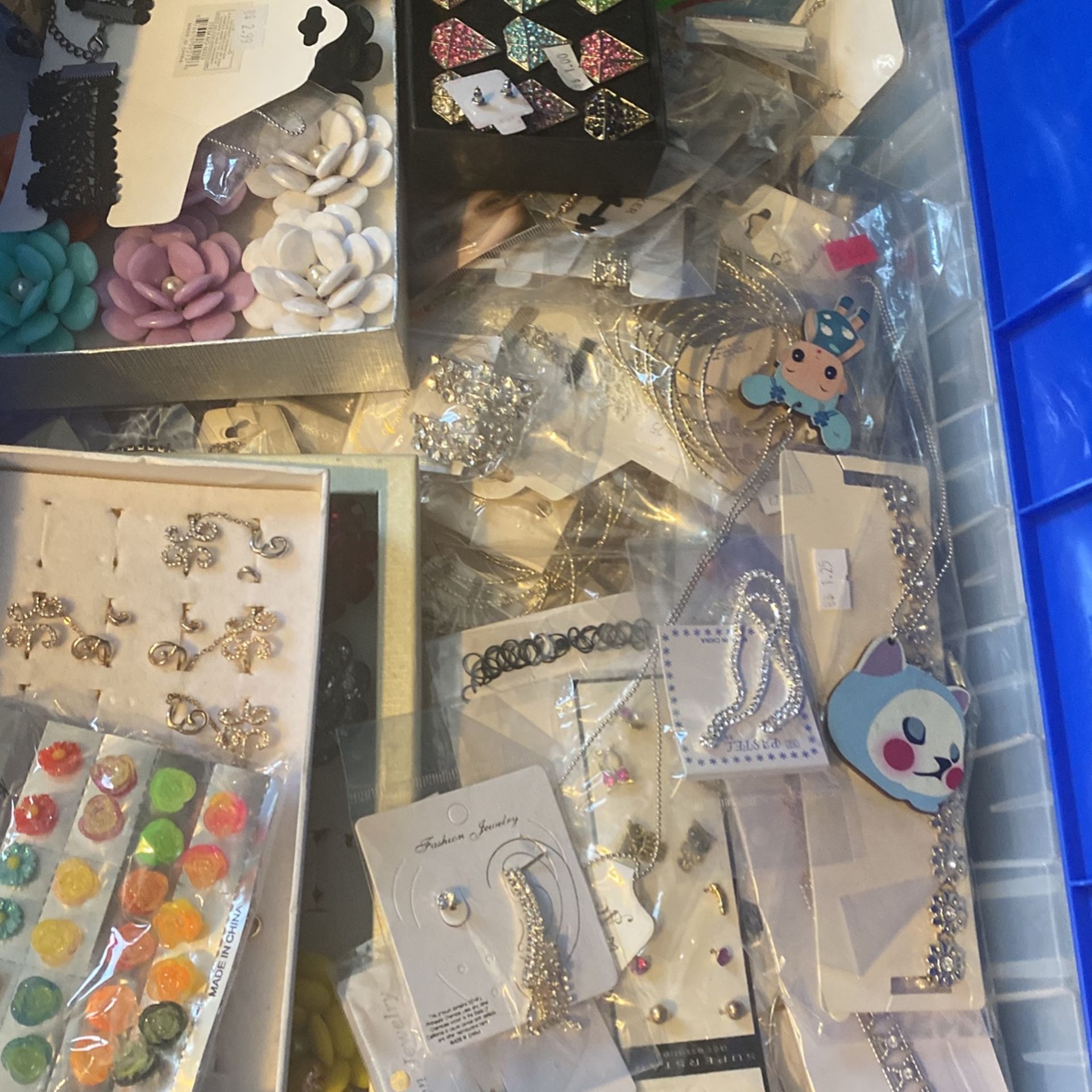 Lots Of Fashion Jewelry