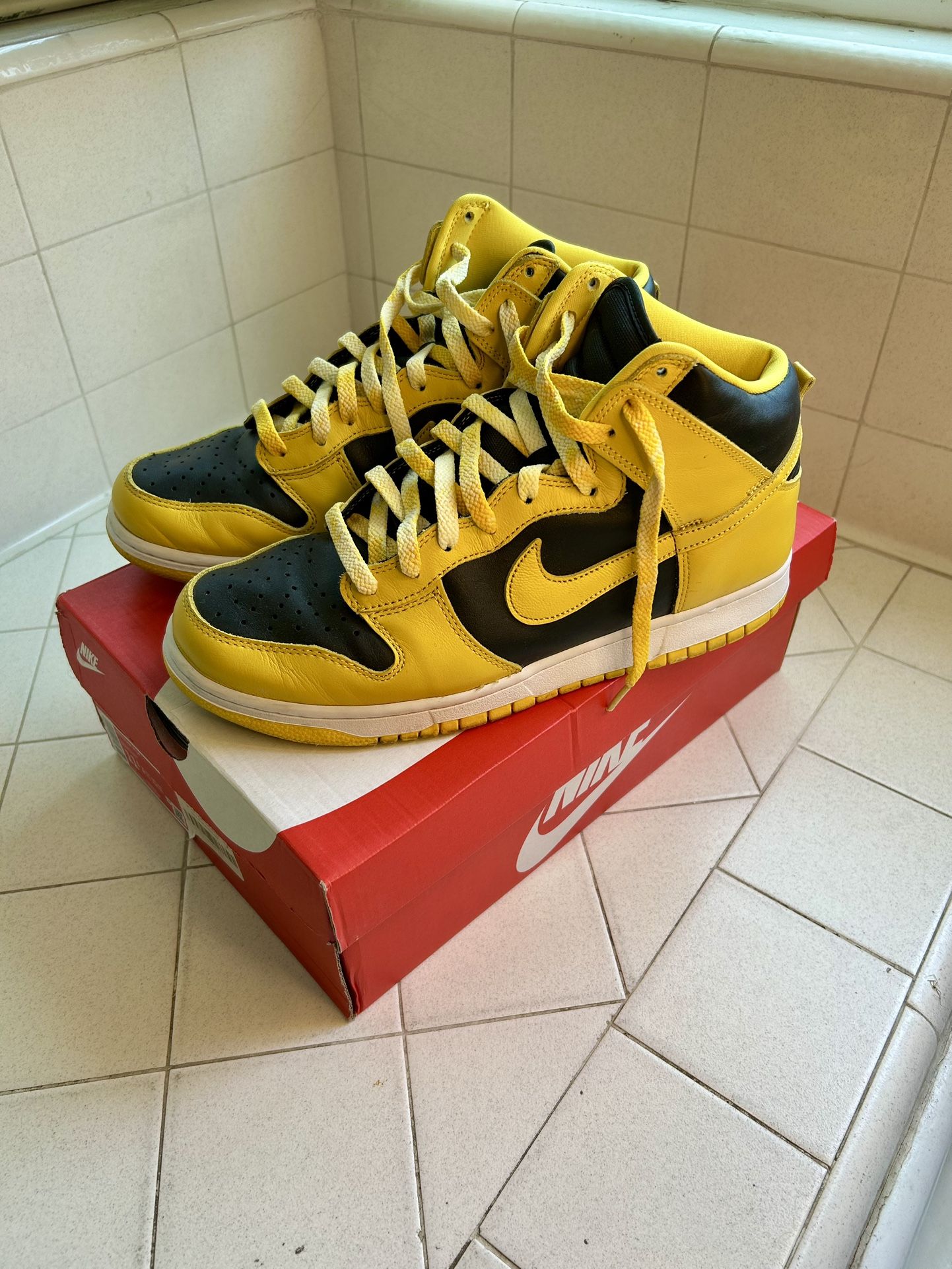 Nike Dunk High Black Varsity Maize