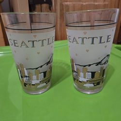 Set of 2 Seattle drinking glasses