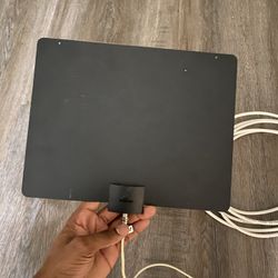 Amplified HD TV antenna 