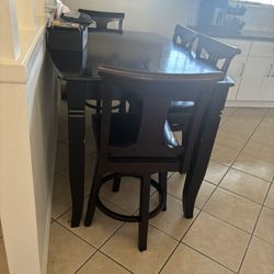 Table W/ 4 Chairs (as is) $50