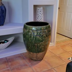  Ceramic Pot 