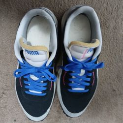 Pumas Size9