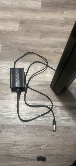 Arrow 10 battery and Charger