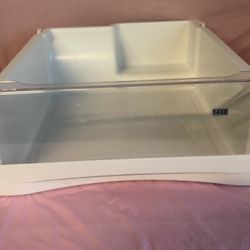 #1438 GE Refrigerator Right Crisper Drawer  Part #WR32X10894