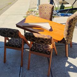 Motorhome table with 4 chairs