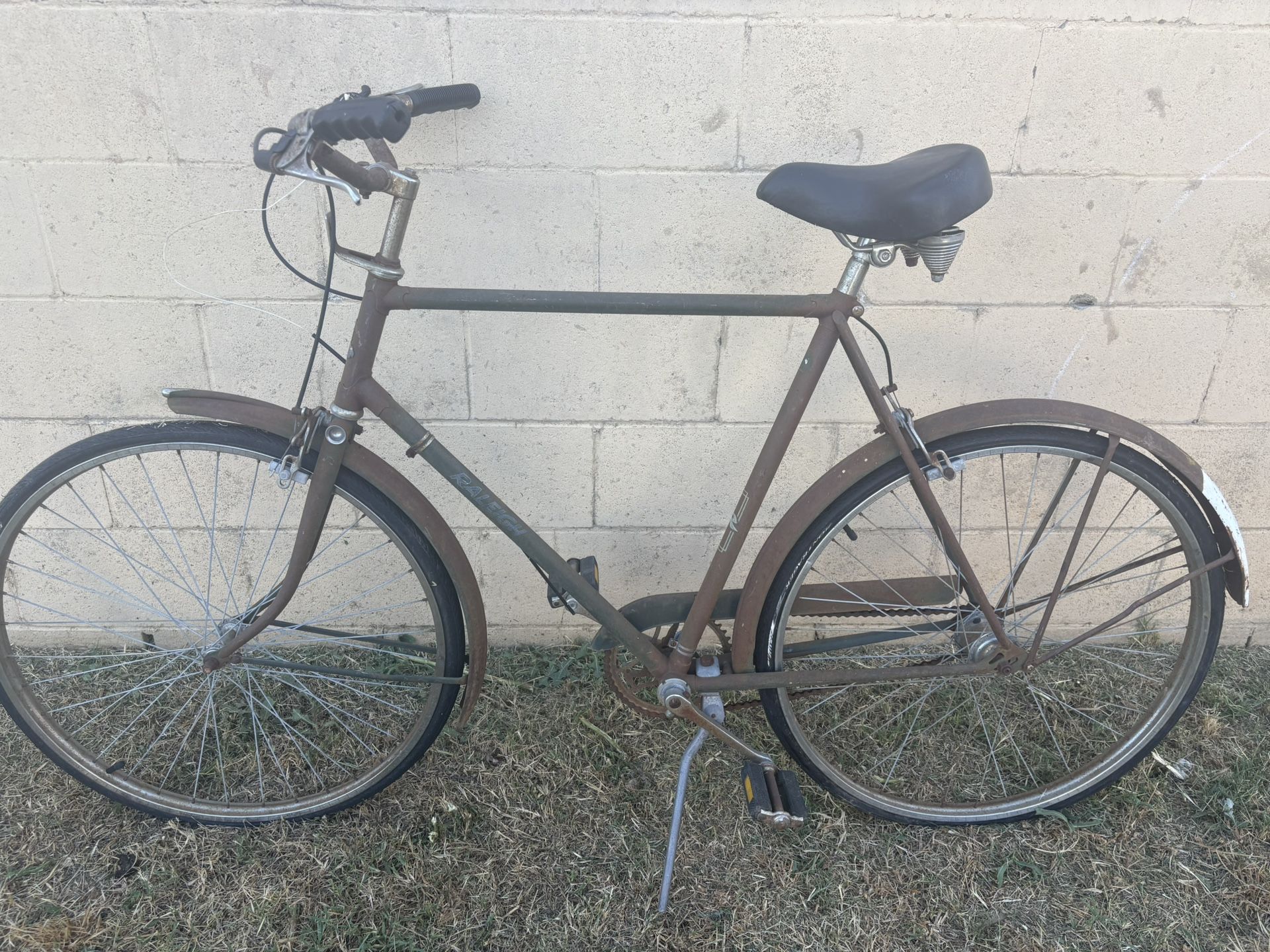 Vintage men rally bike
