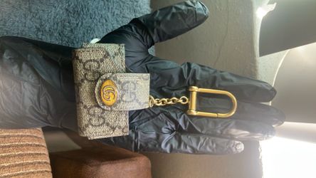 Gucci air pod case