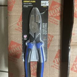 Klein Tools. 9 in. Journeyman High Leverage Side Cutting Pliers for Heavy Duty Cutting.