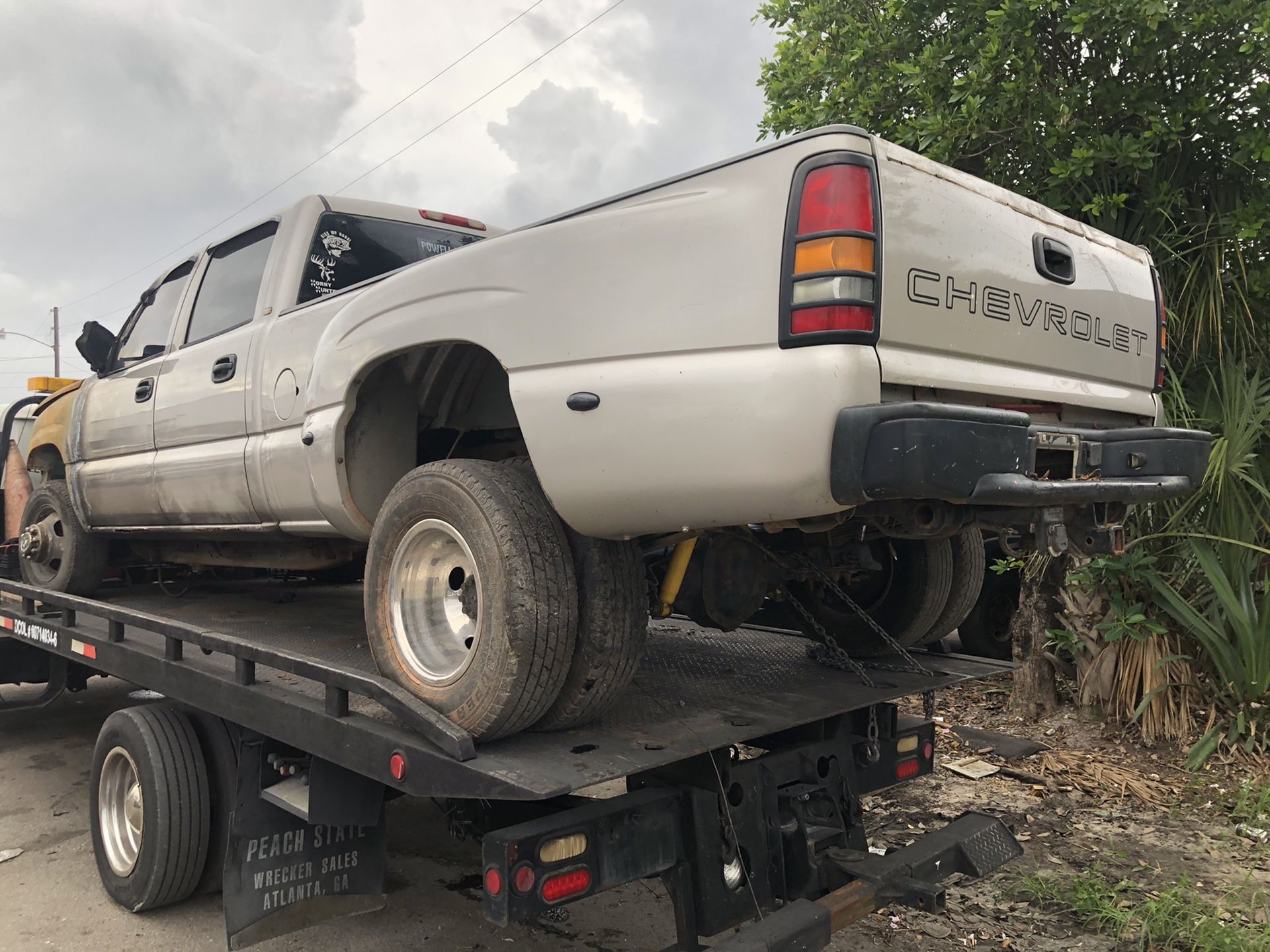 Parting out 2500HD Silverado with Allison Duramax 6.6 diesel LLY crew cab LT LBZ LB7 dually DRW OEM Parts Sierra 3500