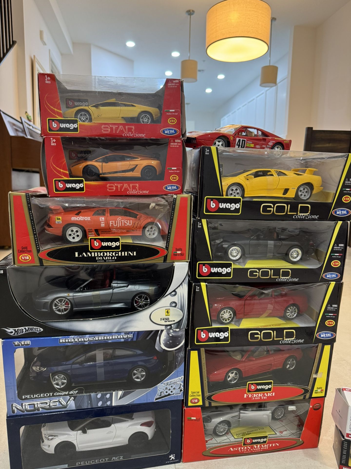 Cars 🚗. Die cast metal. Ferrari Lamborghini. Aston. Peugeot. Porsche.