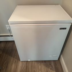 Chest Freezer Magic Chef  Pick Up July 1st