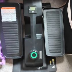 Cubii underdesk Elliptical