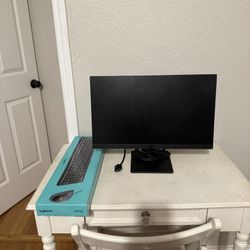 BRAND NEW monitor and keyboard