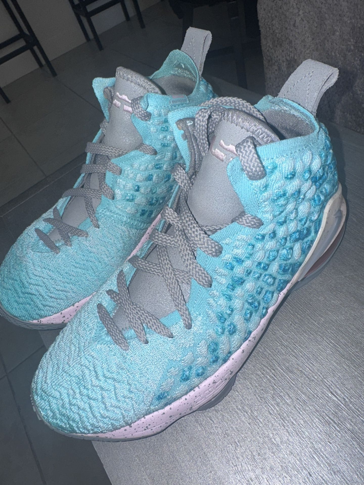 Nike Air Lebron 17 South Beach sz4