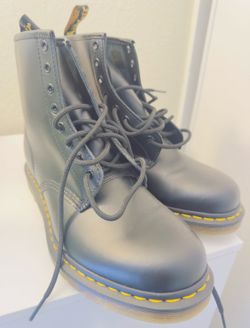 Dr martens size 10 men