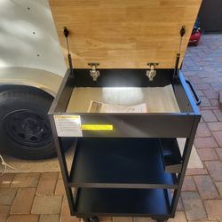 HUSKY HEAVY DUTY. WELDER UTILITY CARD WITH WOOD TOP 