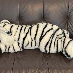 Large Stuffed Animals/ Like New