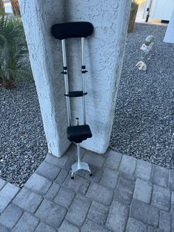 Knee Crutch 