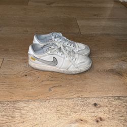 le: Jordan 1 Low UN/LA White Size 7.5M – No Box-Normal Use/ No Holes Or Scratches