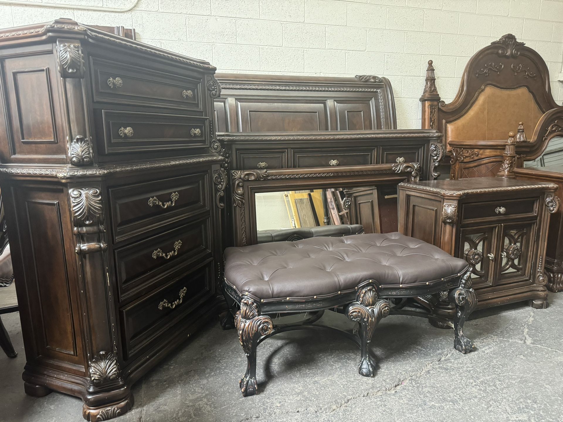 Elegant King Bedroom Set