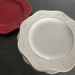 large flower plates (4 white 1 red)