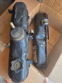 360 318 Dodge Valve Covers