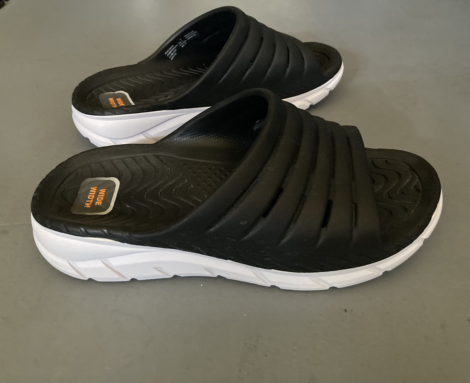 Women’s Avia Black & White Slides Sandals Flip Flops Size 8 1/2 Wide