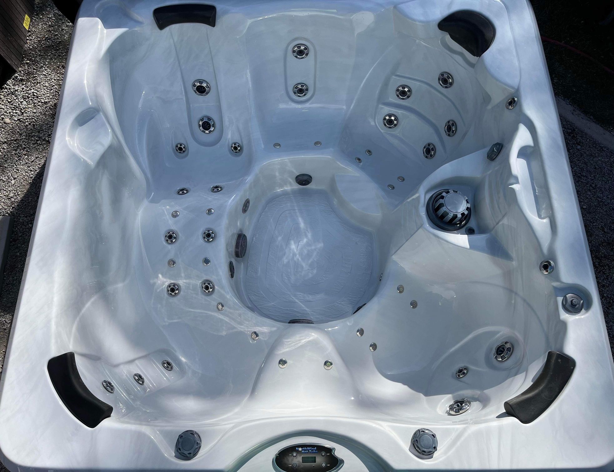 2017 Coast spa hot Tub