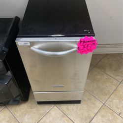 Kitchen Aid Ice maker