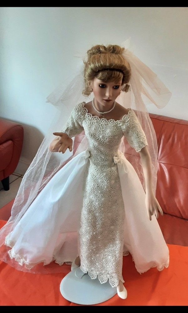 Muñeca De Porcelana, Vestida De Novia
