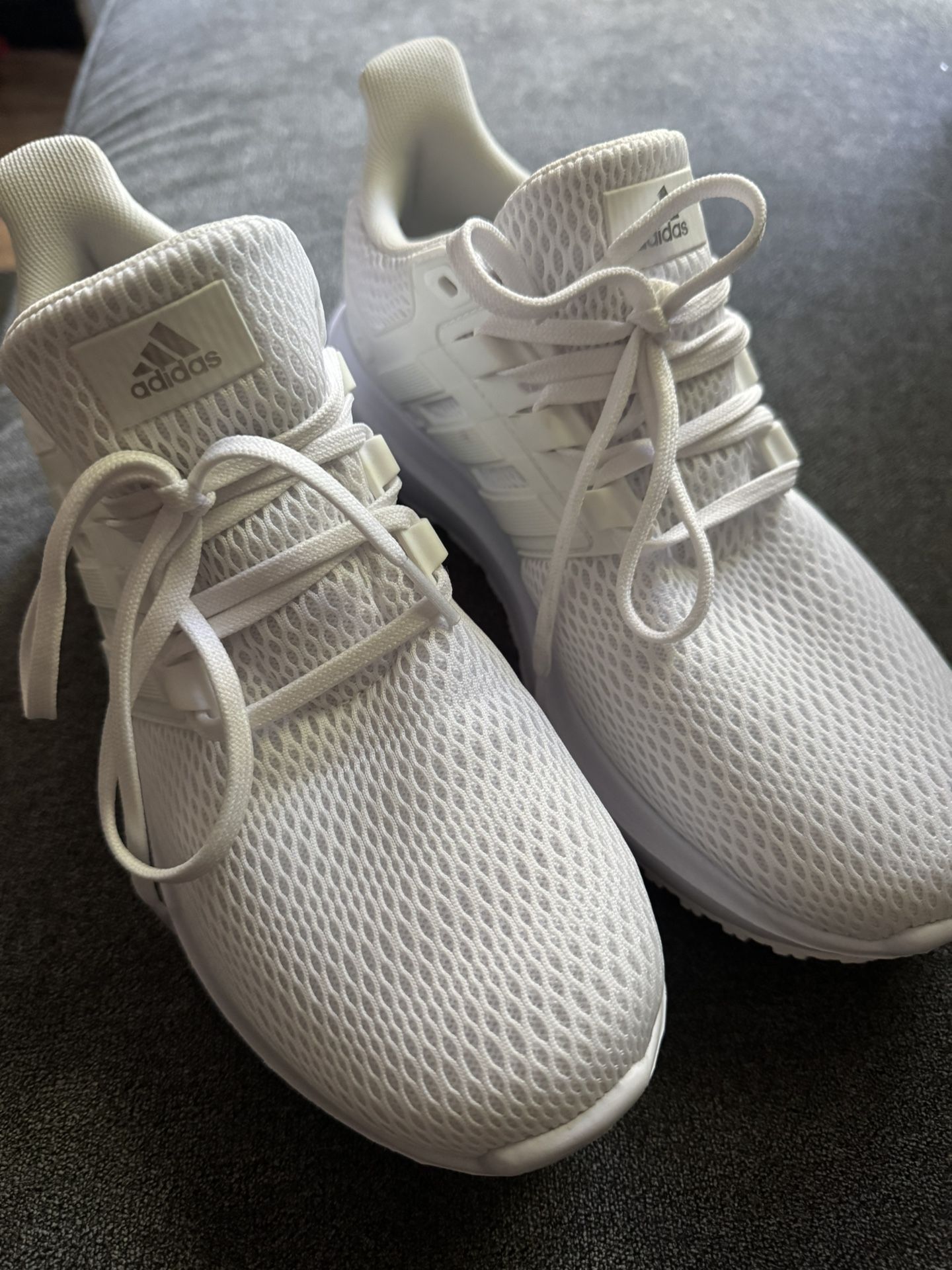 Adidas Women’s 9 Brand New