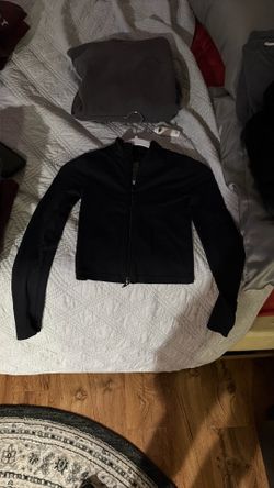 Cropped garage zipped