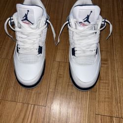 Midnight Navy Jordan 4s