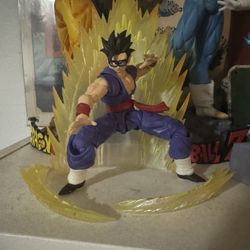 S.H. Figuarts: Ultimate Gohan (Buu Saga) 